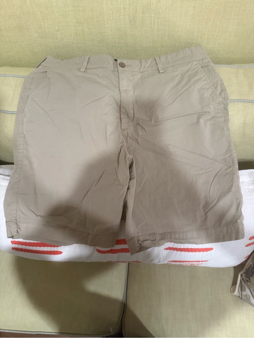 Bloomingdale's Men's Light Tan Flat Front Shorts